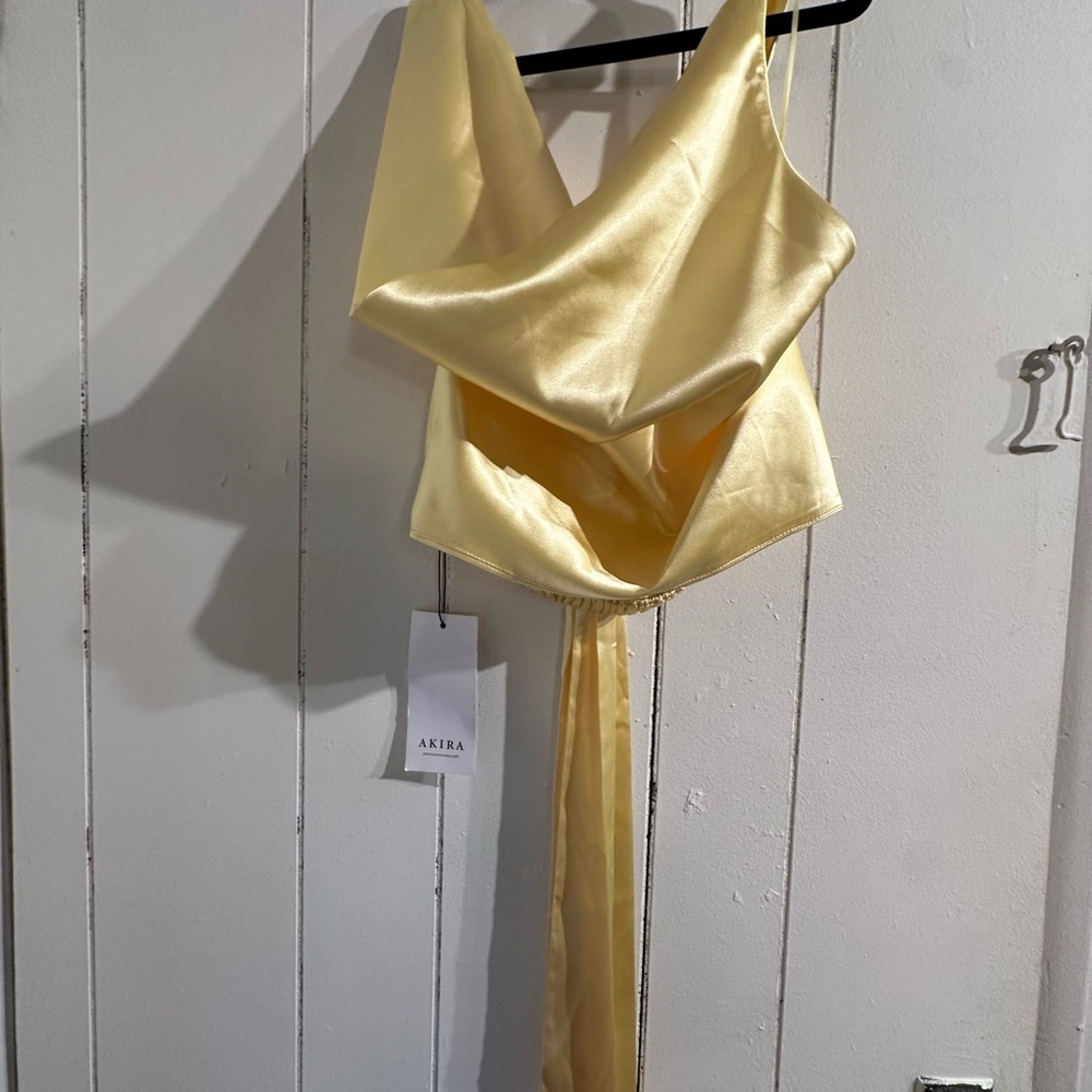 AKIRA NWT Butter Yellow Backless Satin Top Open Back - Picture 3 of 5